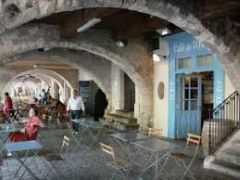 caves met restaurantjes